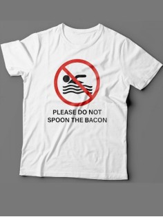 Мужская футболка с прикольным принтом "Please do not spoon the bacon"