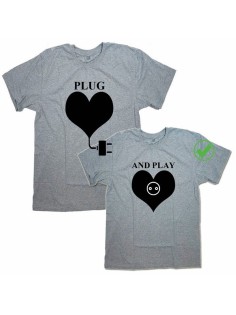 Красивые парные футболки с надписями/для влюбленных с принтом Plug& Play