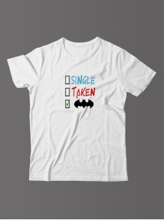 Футболка для мужчины с оригинальной надписью "Single Taken" Прикольная футболка