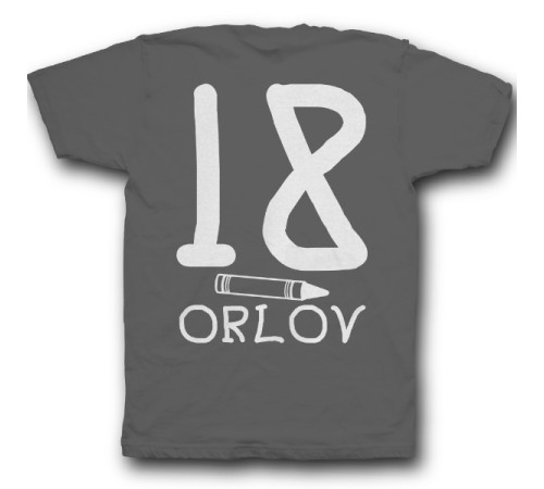 Именная футболка с детским шрифтом и мелками #23