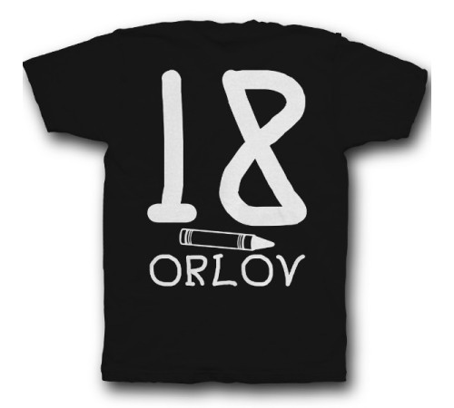 Именная футболка с детским шрифтом и мелками #23