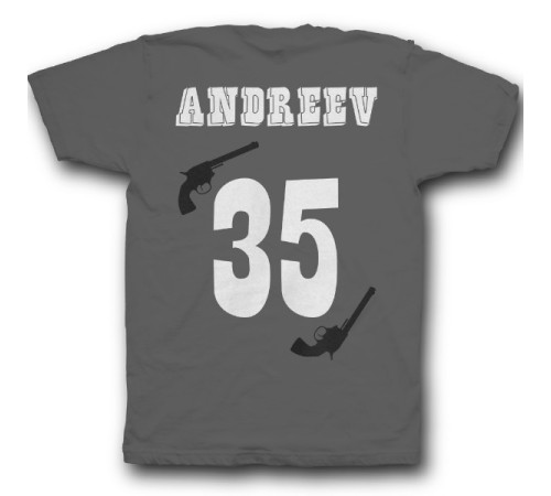 Именная футболка с вестерн шрифтом и револьверами #30
