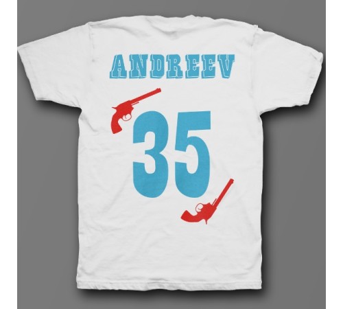 Именная футболка с вестерн шрифтом и револьверами #30