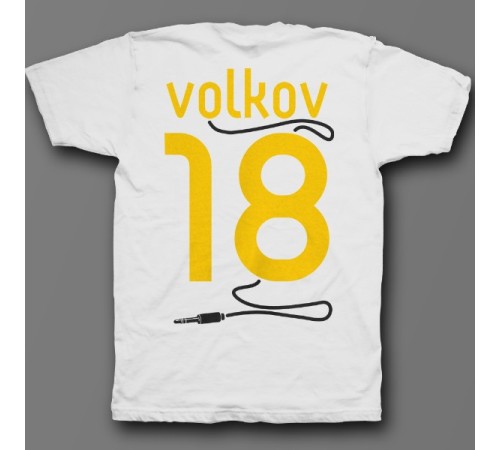 Именная футболка с аккуратным шрифтом и кабелем от наушников #38