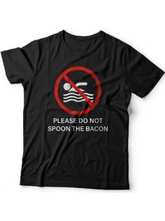 Прикольная футболка с надписью "Please do not spoon the bacon"  ("Пожалуйста не трогайте бекон ложкой")