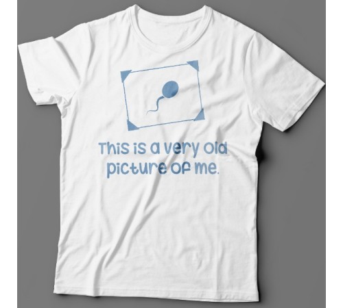 Футболка с прикольной надписью "This is a very old picture of me" ("Это самая старая фотография меня")