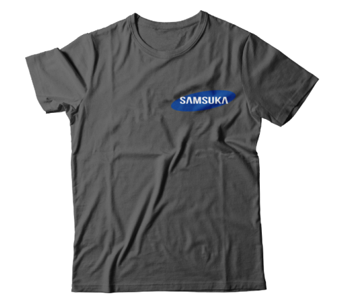 Прикольная футболка с маленькой надписью "Samsuka"